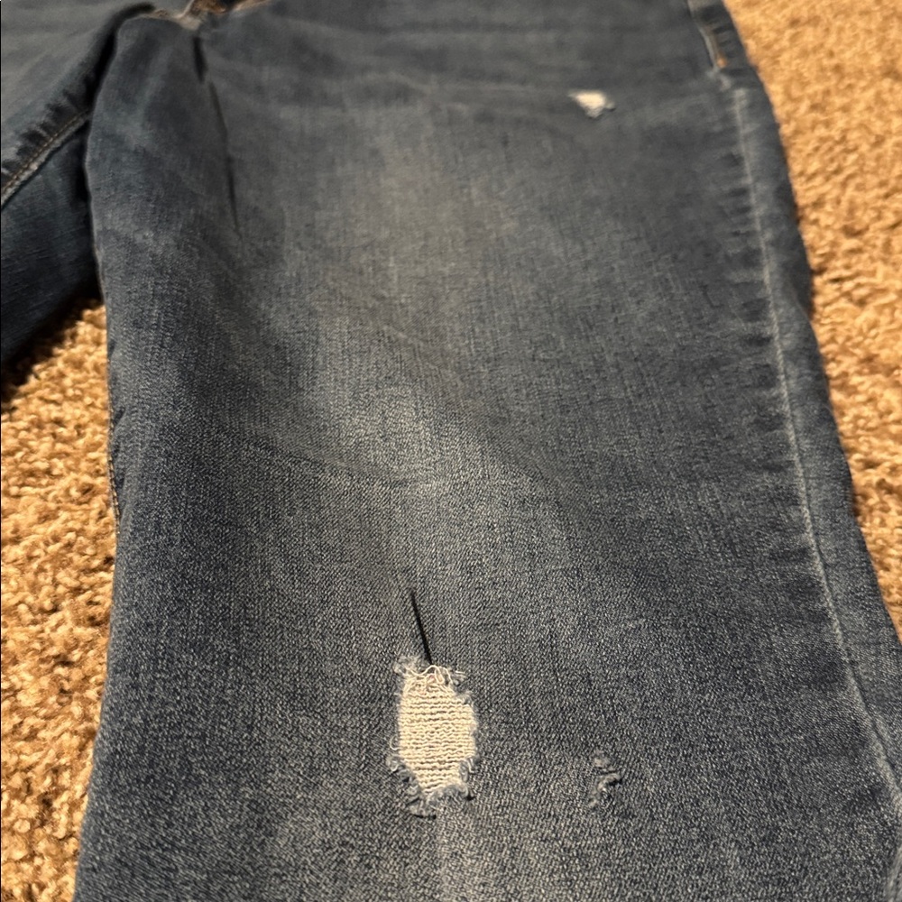 Old Navy Rockstar Midrise distressed stretch jeans (16P) - EUC! - Picture 2 of 9